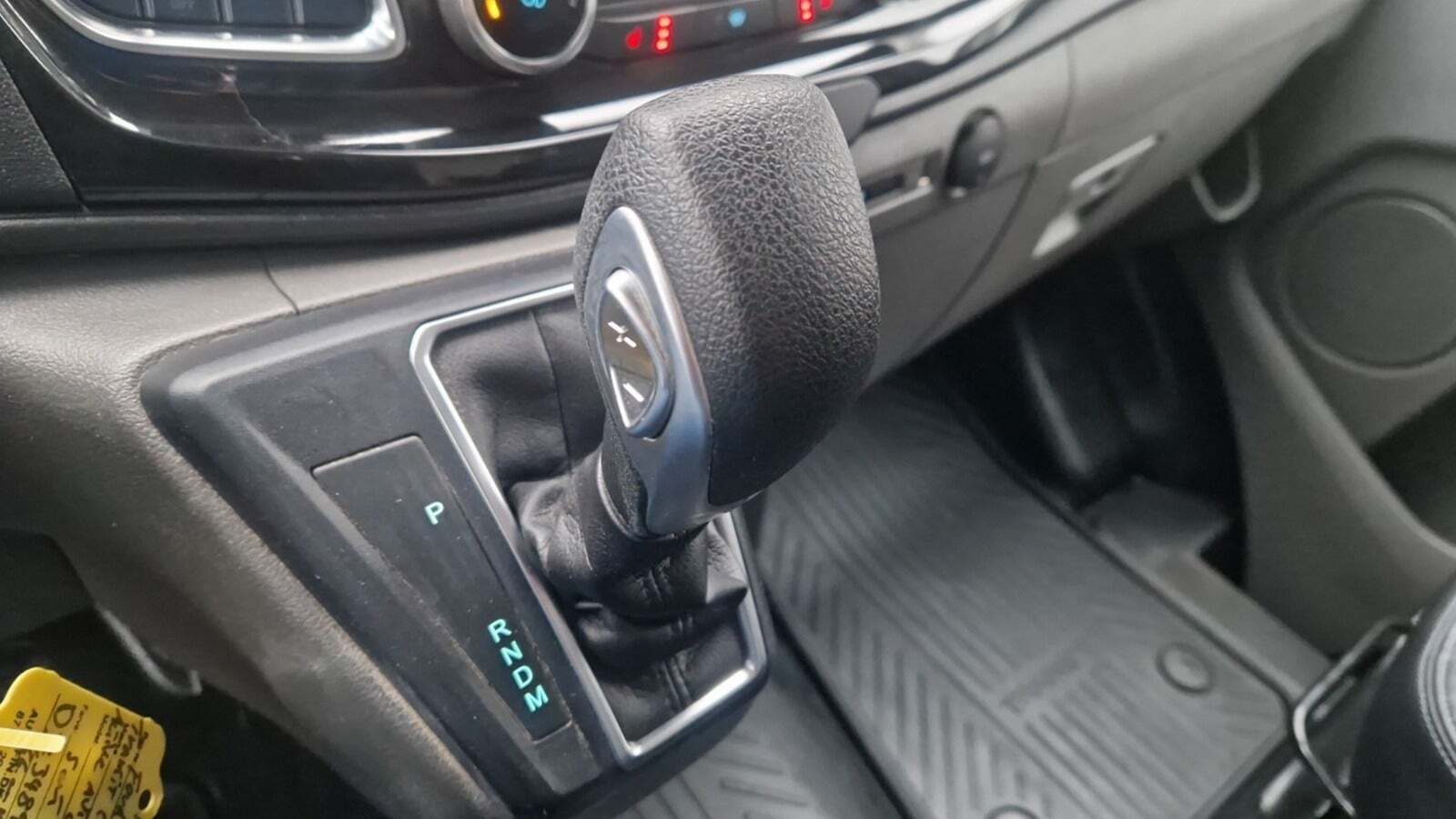 Sort Ford Transit Custom 300L fra 2023