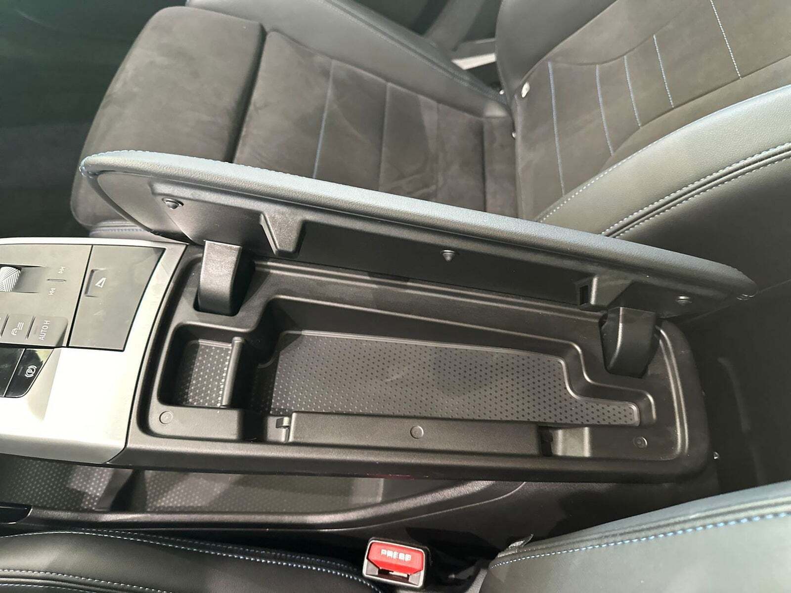 Grå BMW iX1 fra 2024