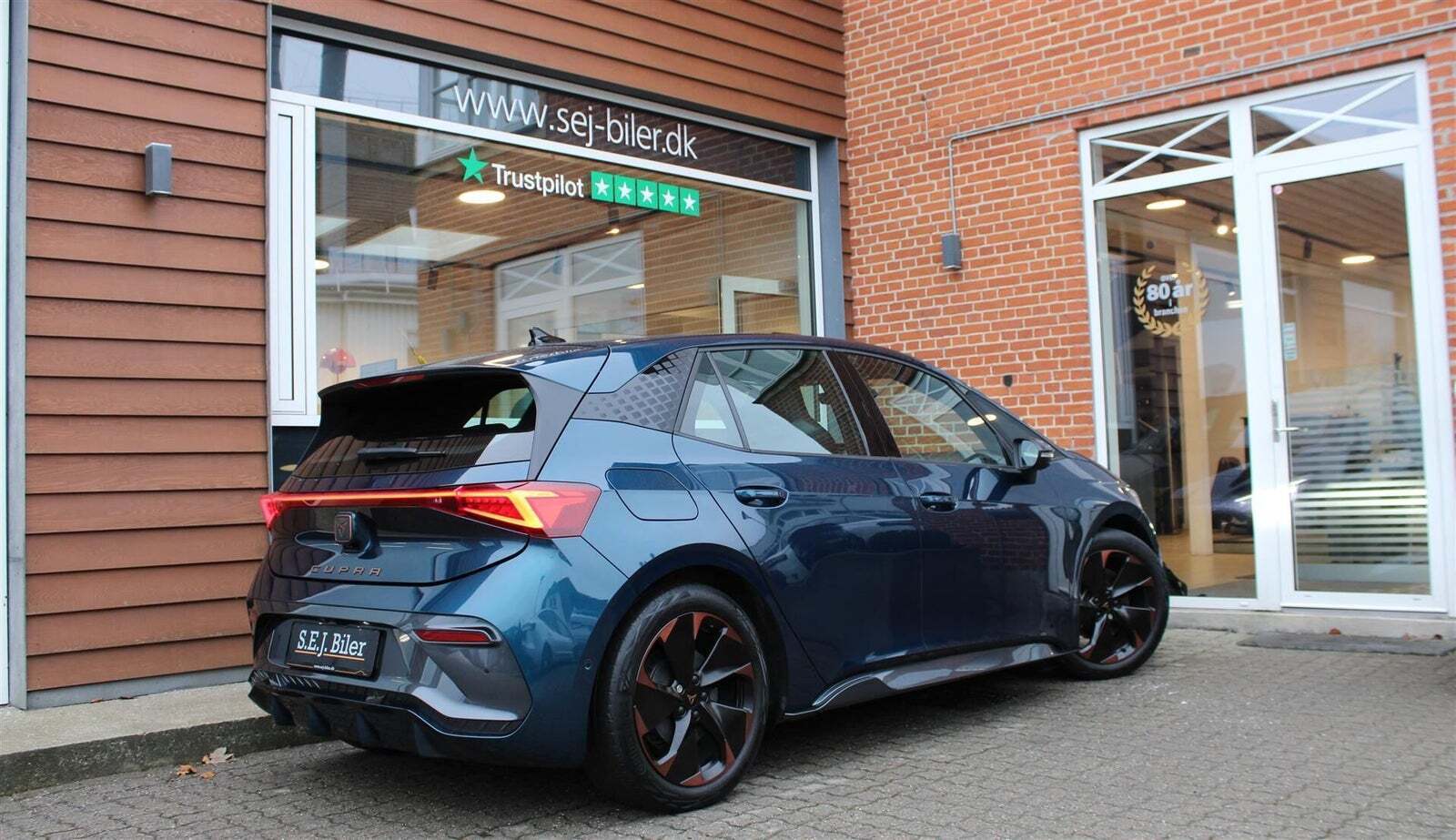 Blå Cupra Born fra 2023