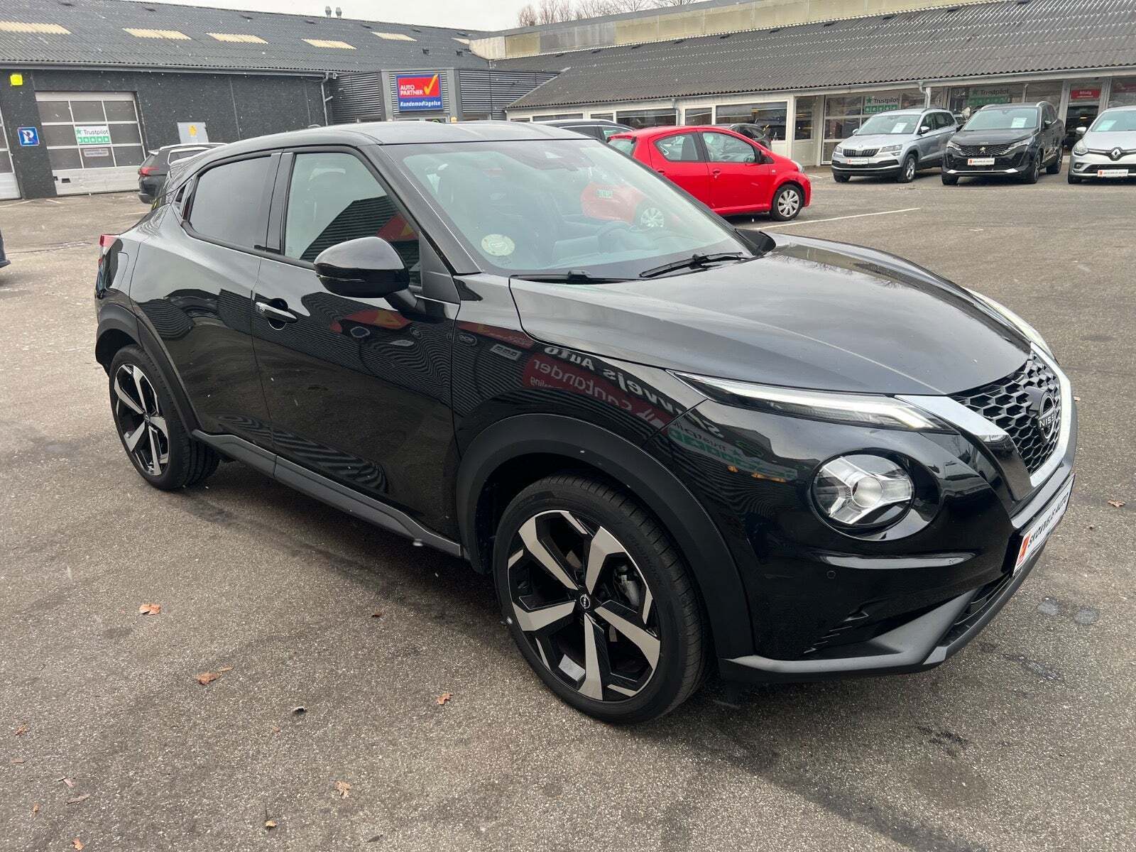 Sort Nissan Juke fra 2023