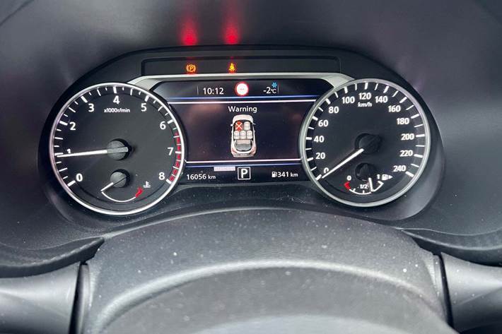 Sort Nissan Juke fra 2023