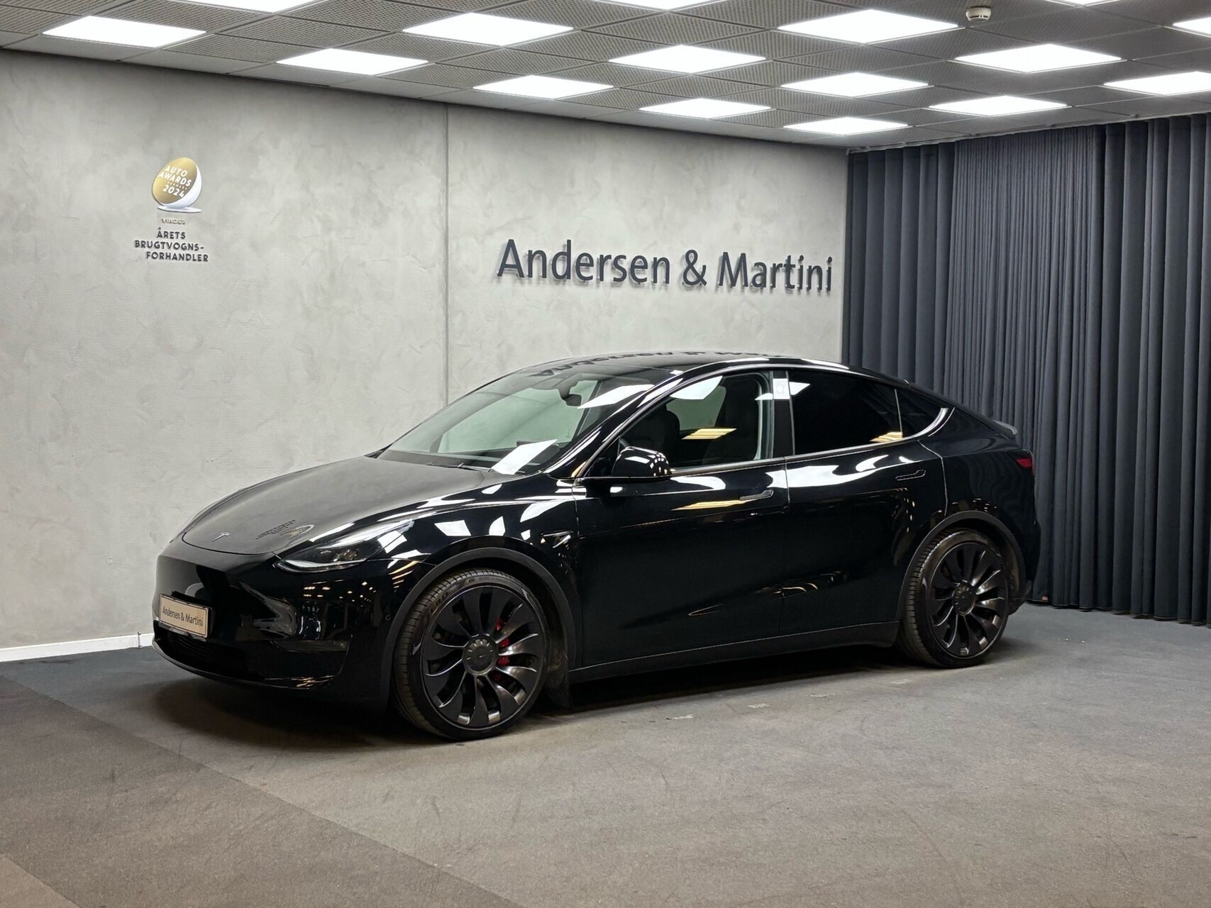 Tesla Model Y EL Performance AWD 534HK 5d Aut.