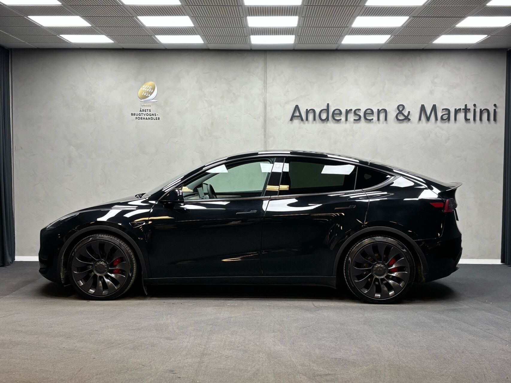 Tesla Model Y EL Performance AWD 534HK 5d Aut.