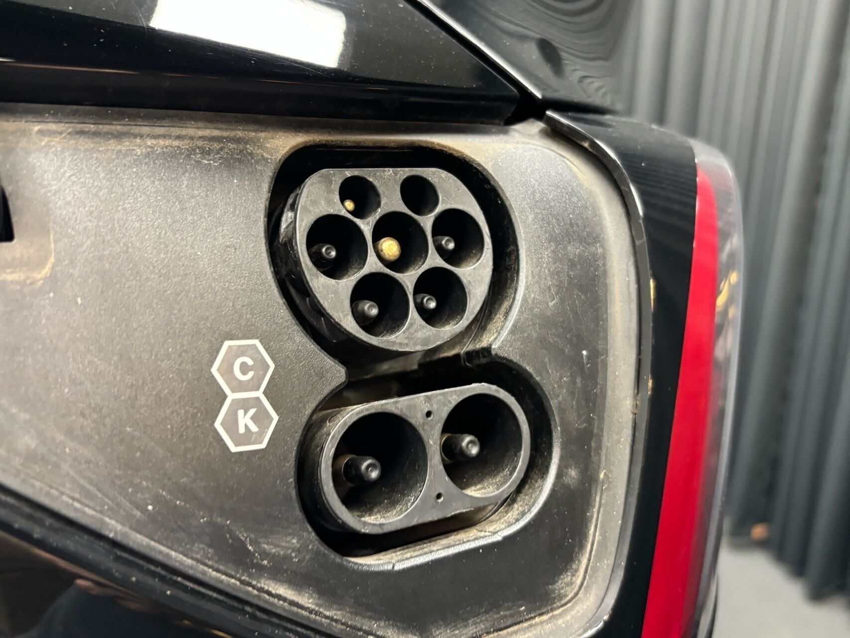 Sort Tesla Model Y fra 2022