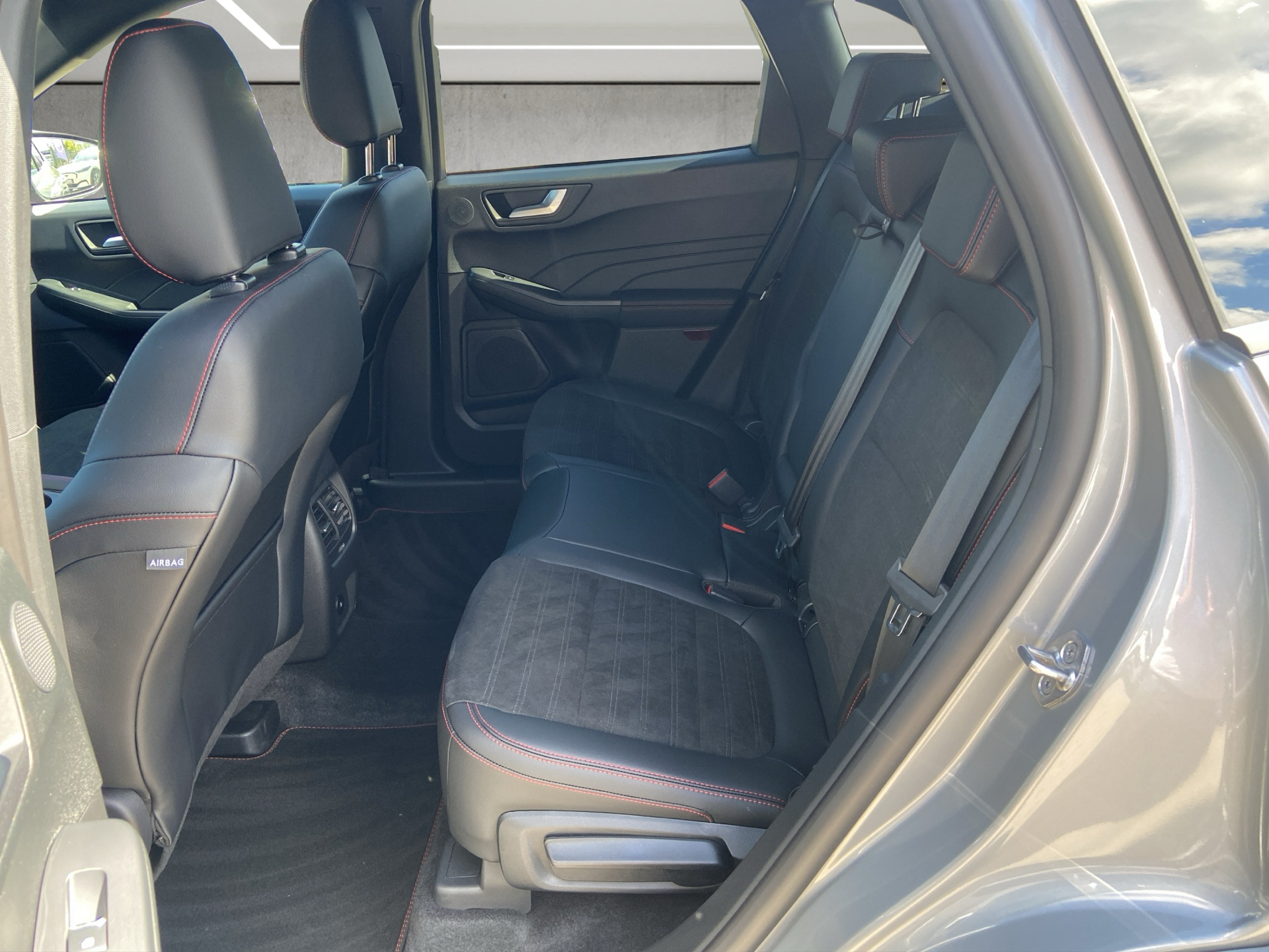 Sølv Ford Kuga fra 2024