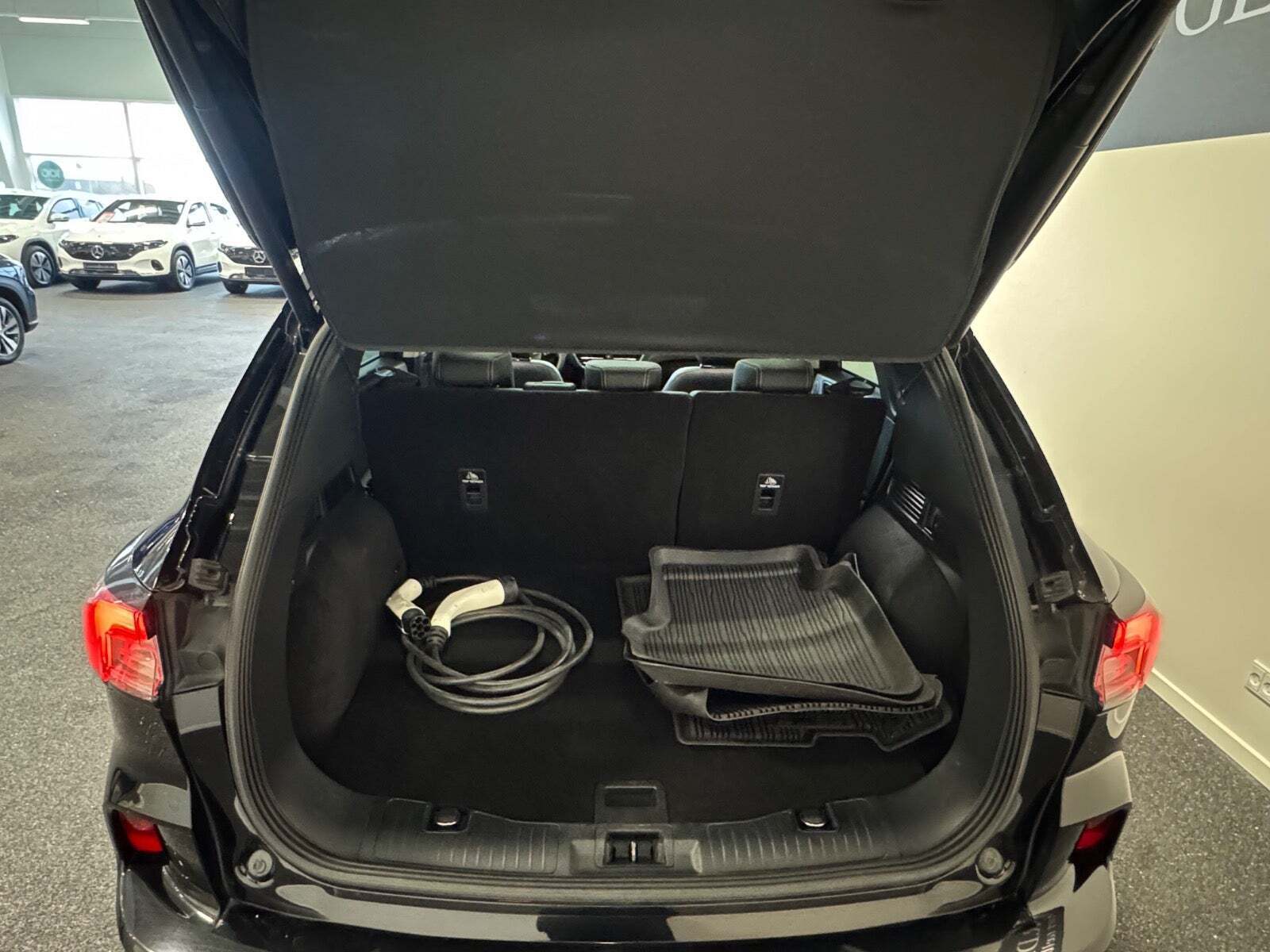 Ford Kuga 2,5 PHEV Vignale CVT