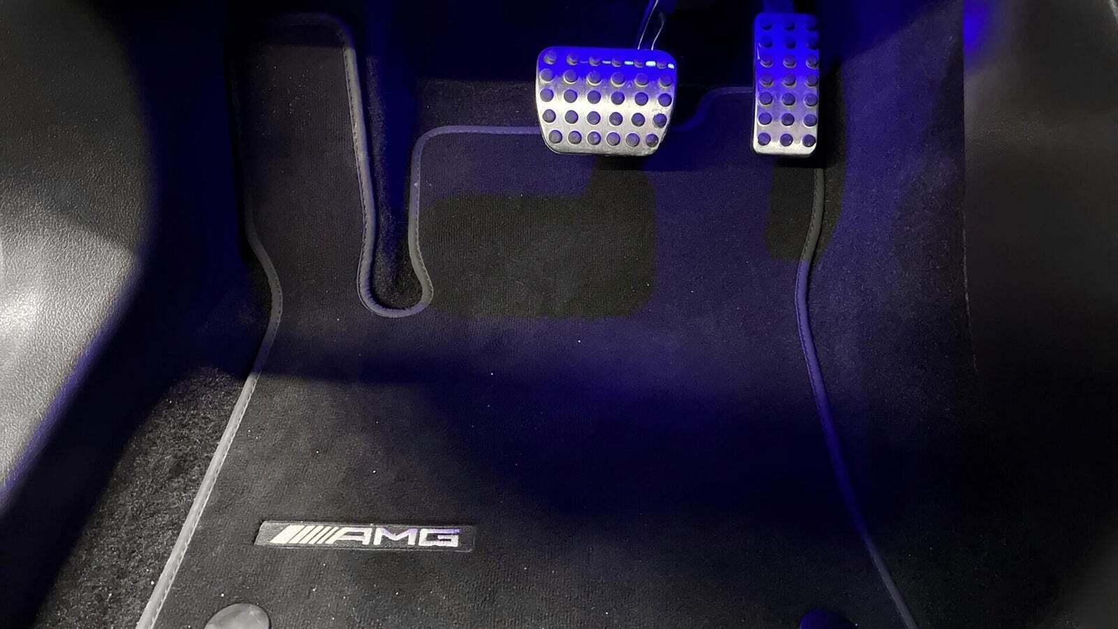 Hvid Mercedes EQB250 fra 2022