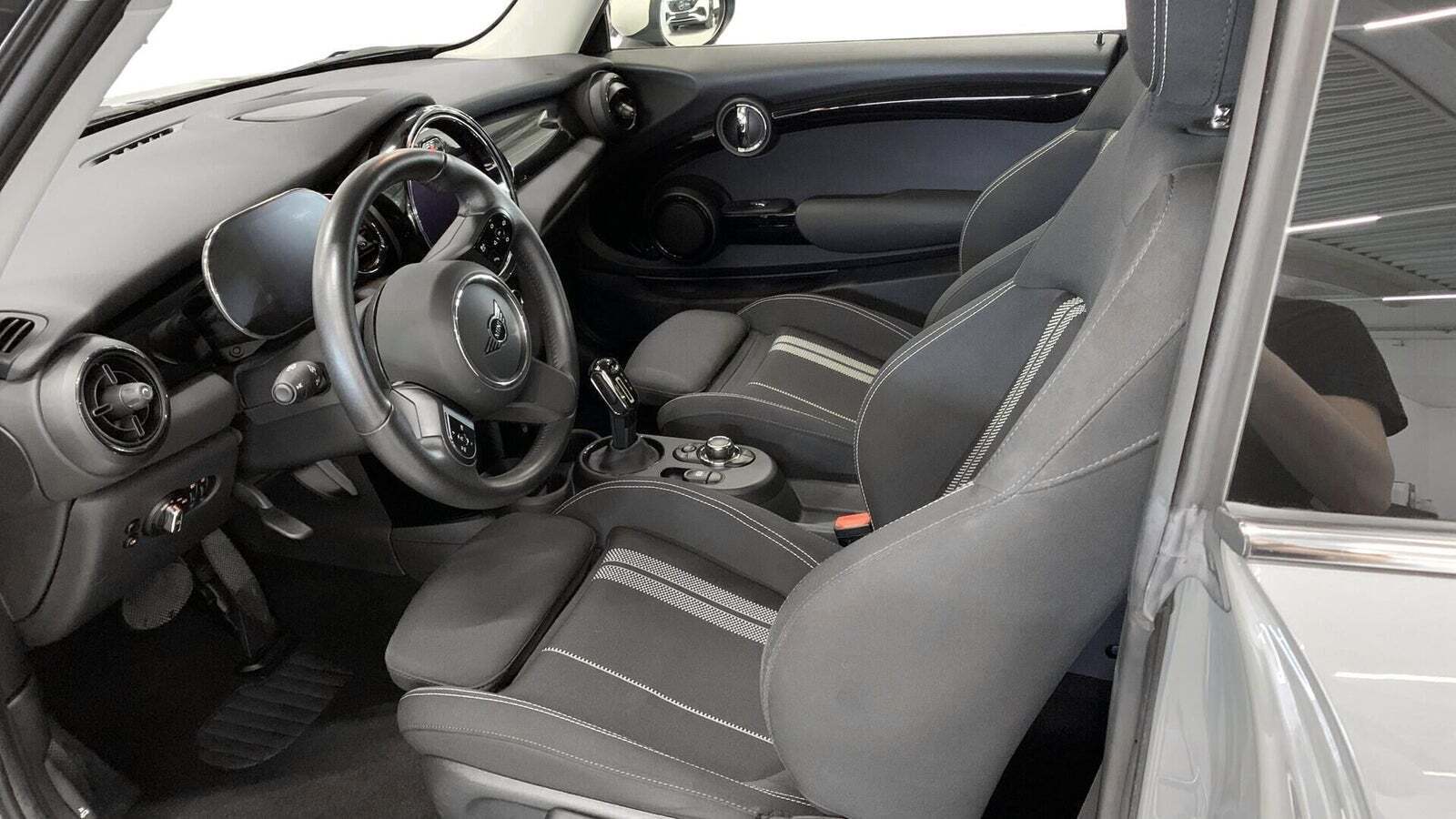 Mini Cooper SE Essential