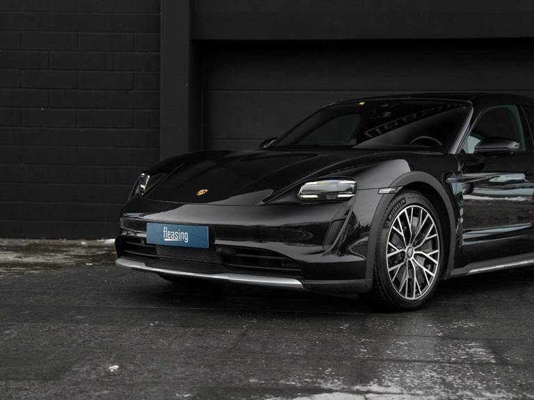 Porsche Taycan 4 Performance+ Cross Turismo