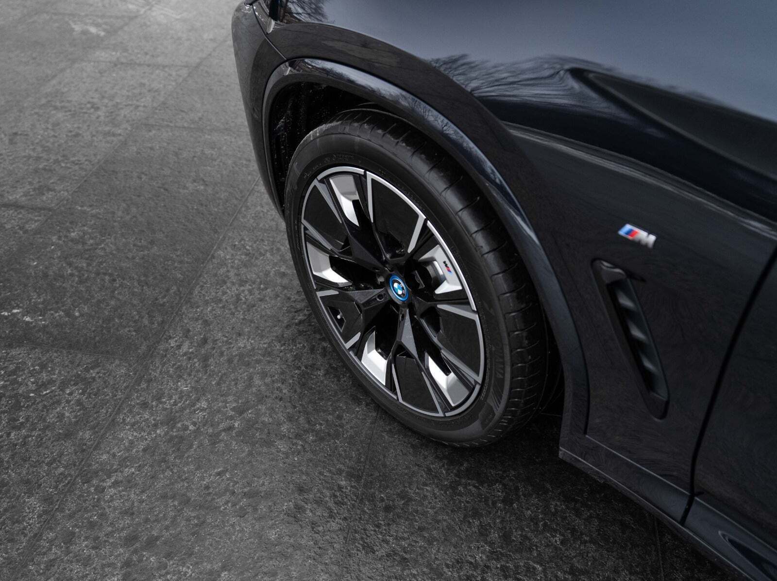 BMW iX3 Charged Plus M-Sport