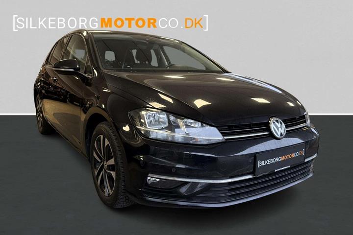 Sort VW Golf VII fra 2019 set udefra