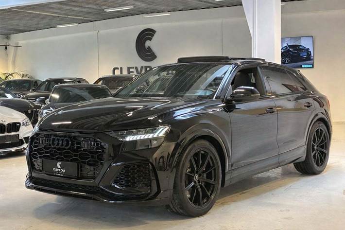 Sort Audi RS Q8 fra 2021 set udefra