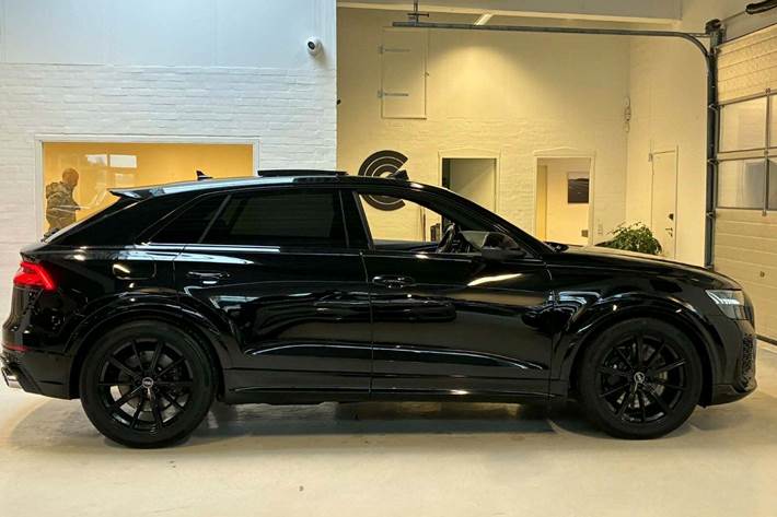 Sort Audi RS Q8 fra 2021