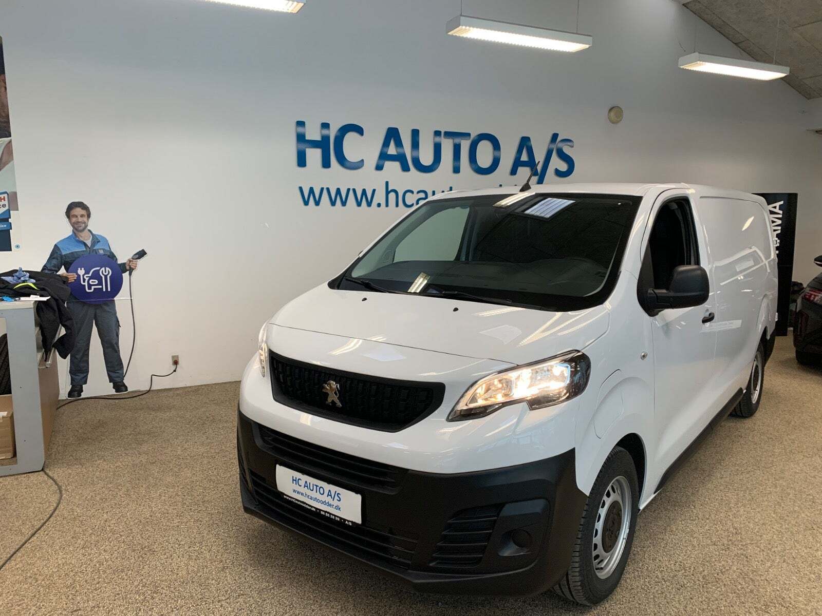 Peugeot e-Expert 75 L3 Plus Van