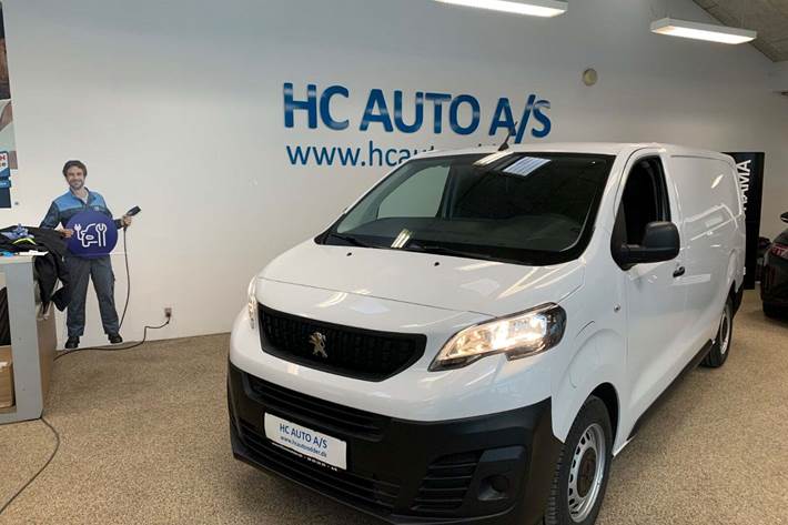 Hvid Peugeot e-Expert fra 2025