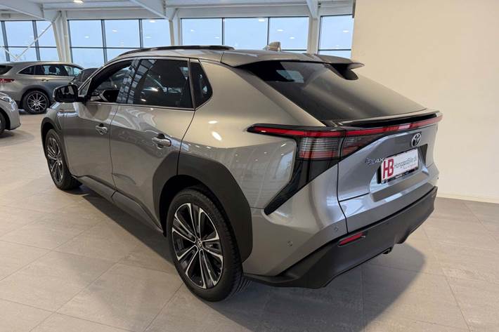 Grå Toyota BZ4X fra 2025