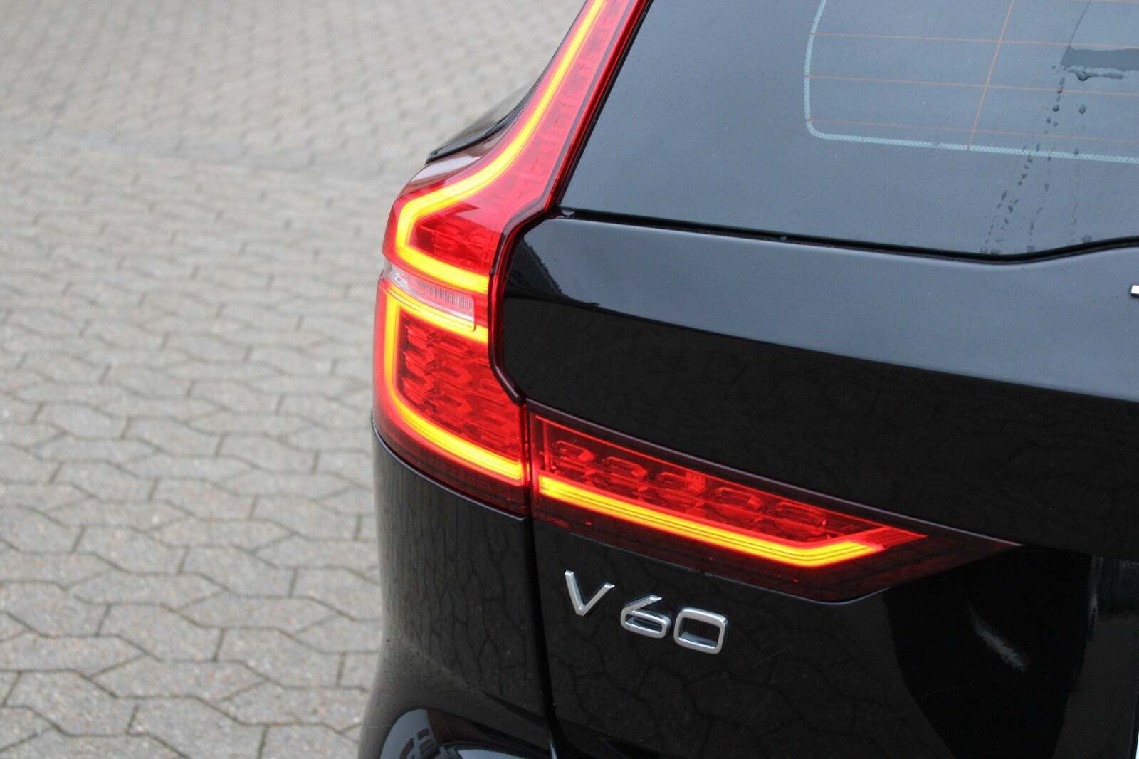 Sort Volvo V60 fra 2020
