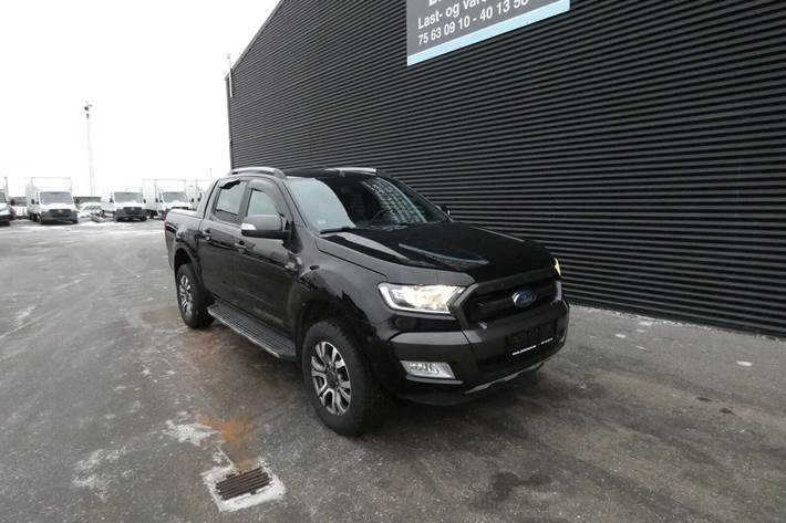 Sort Ford Ranger fra 2019 set udefra