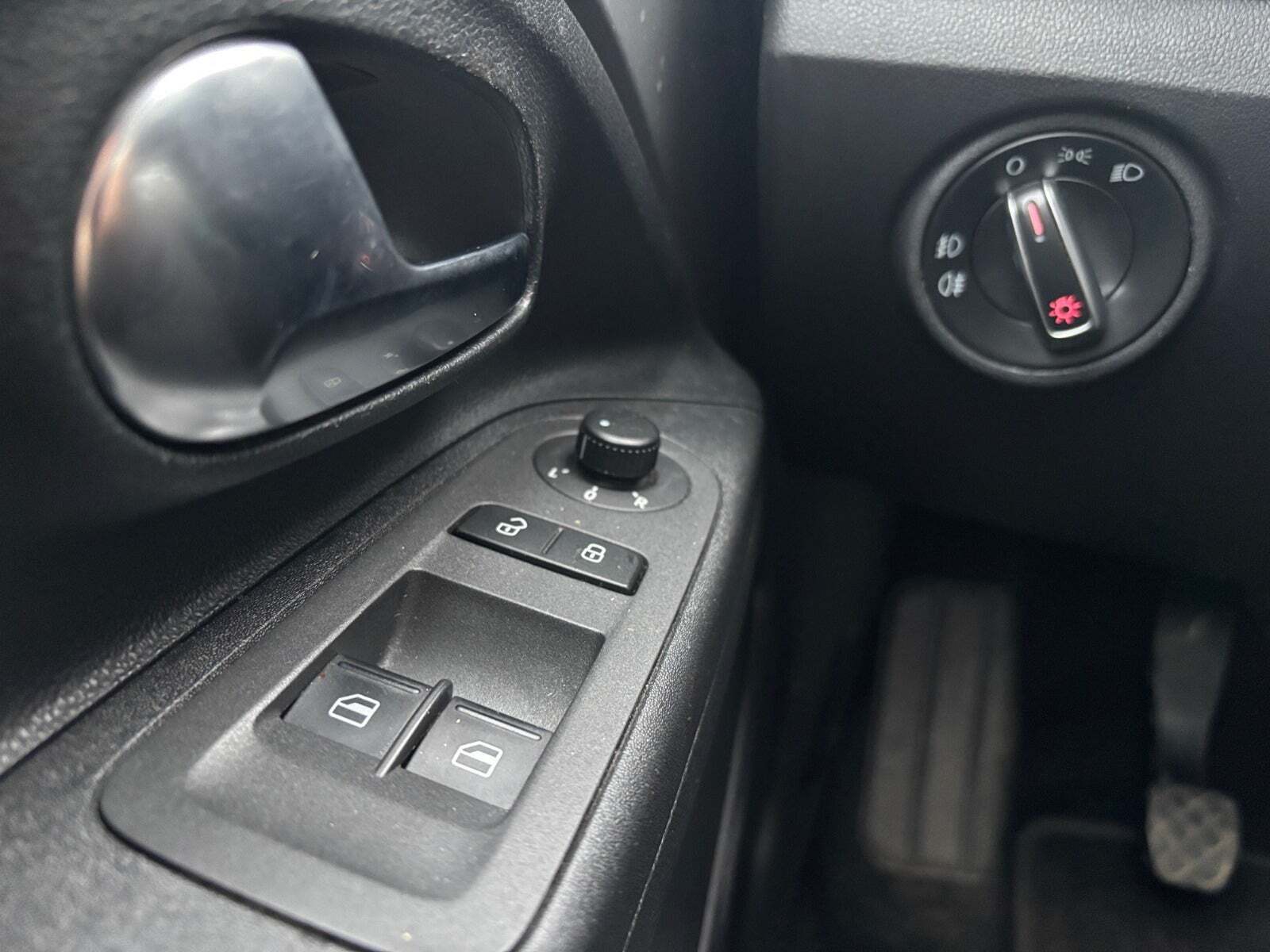 Grå VW UP! fra 2016