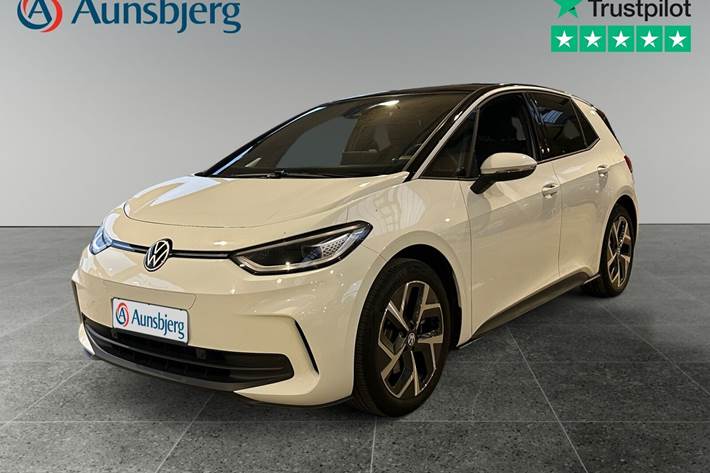 Hvid VW ID.3 fra 2024 set udefra