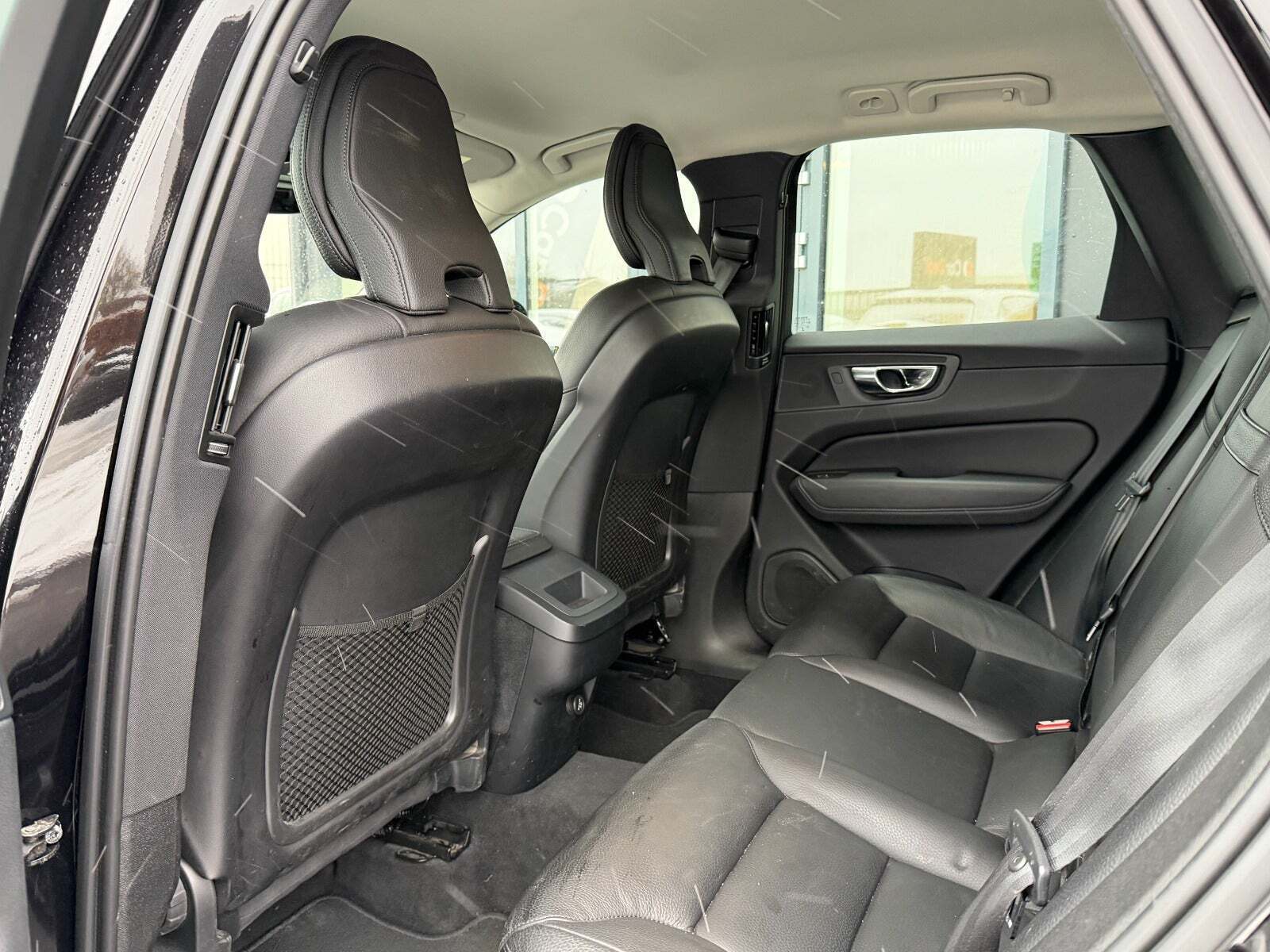 Sort Volvo XC60 fra 2019