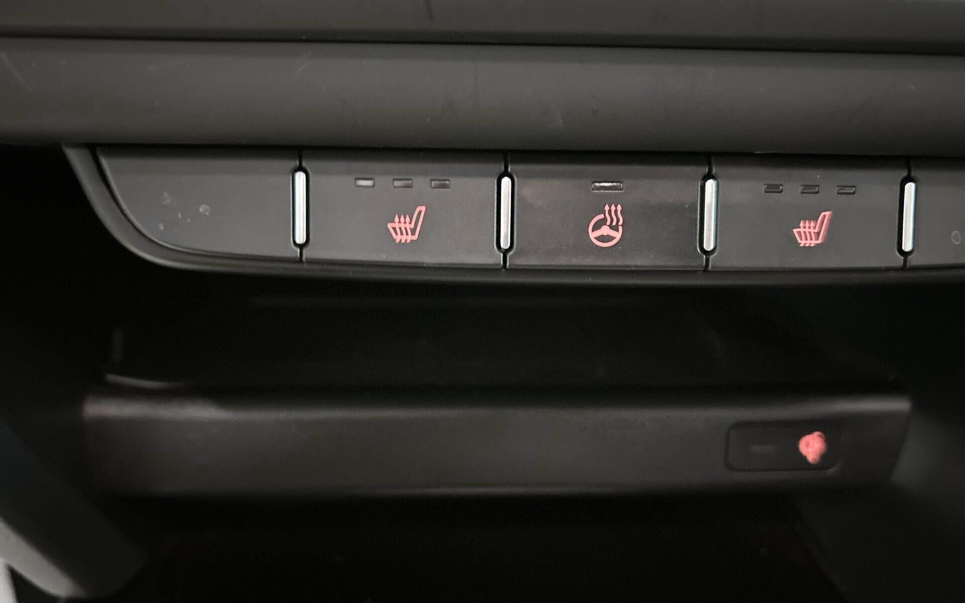 Sølv Kia XCeed fra 2021