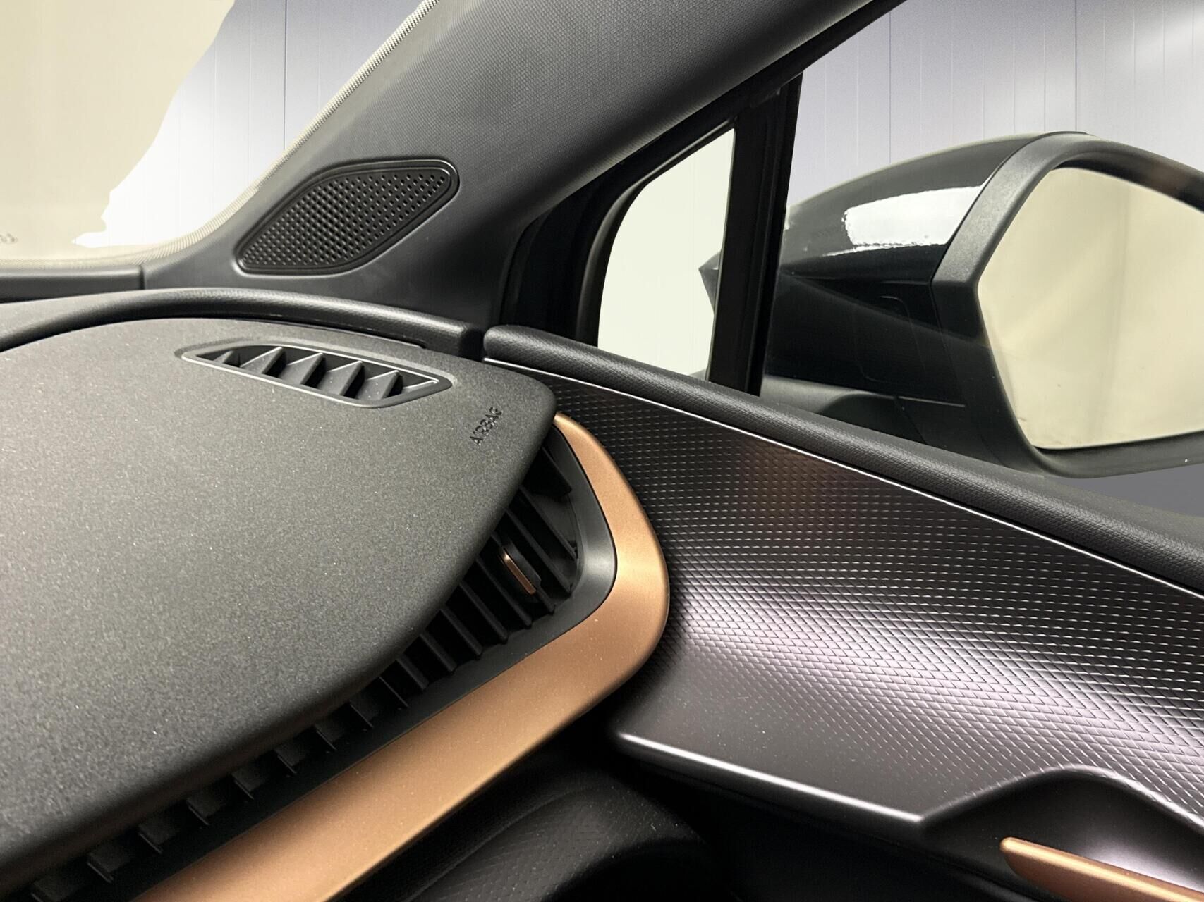 Blå Cupra Tavascan fra 2024