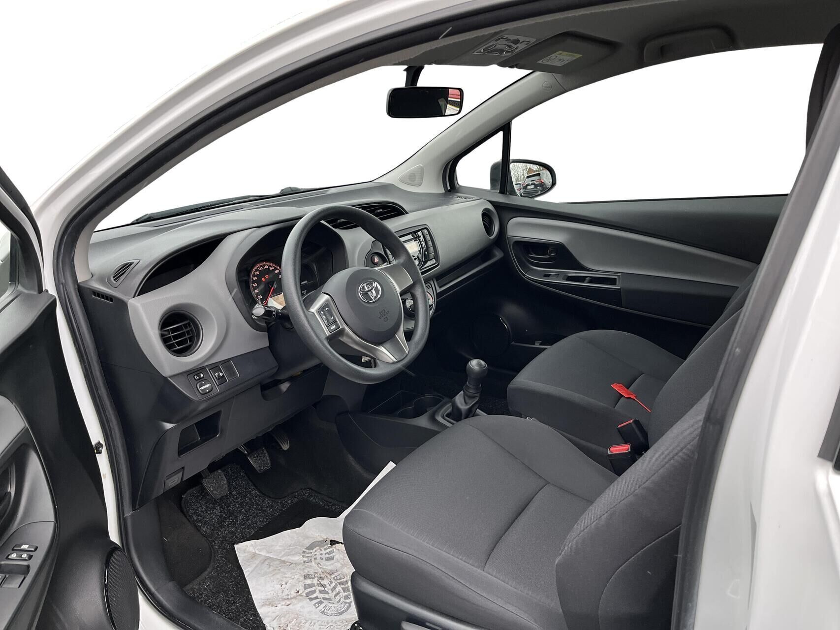 Toyota Yaris 1,0 VVT-I T1 69HK 3d