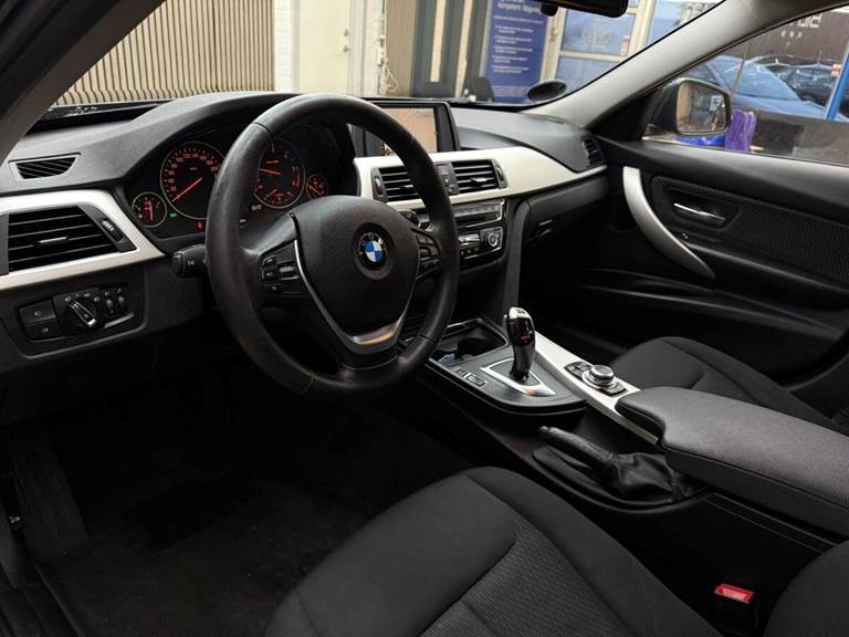 BMW 320d 2,0 Touring D Advantage Steptronic 190HK Stc 6g Aut.