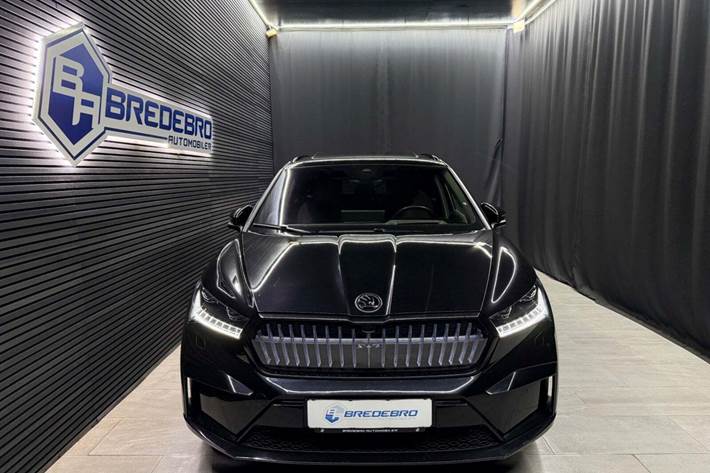 Sort Skoda Enyaq fra 2023