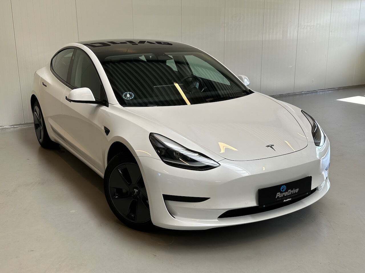 Tesla Model 3 RWD