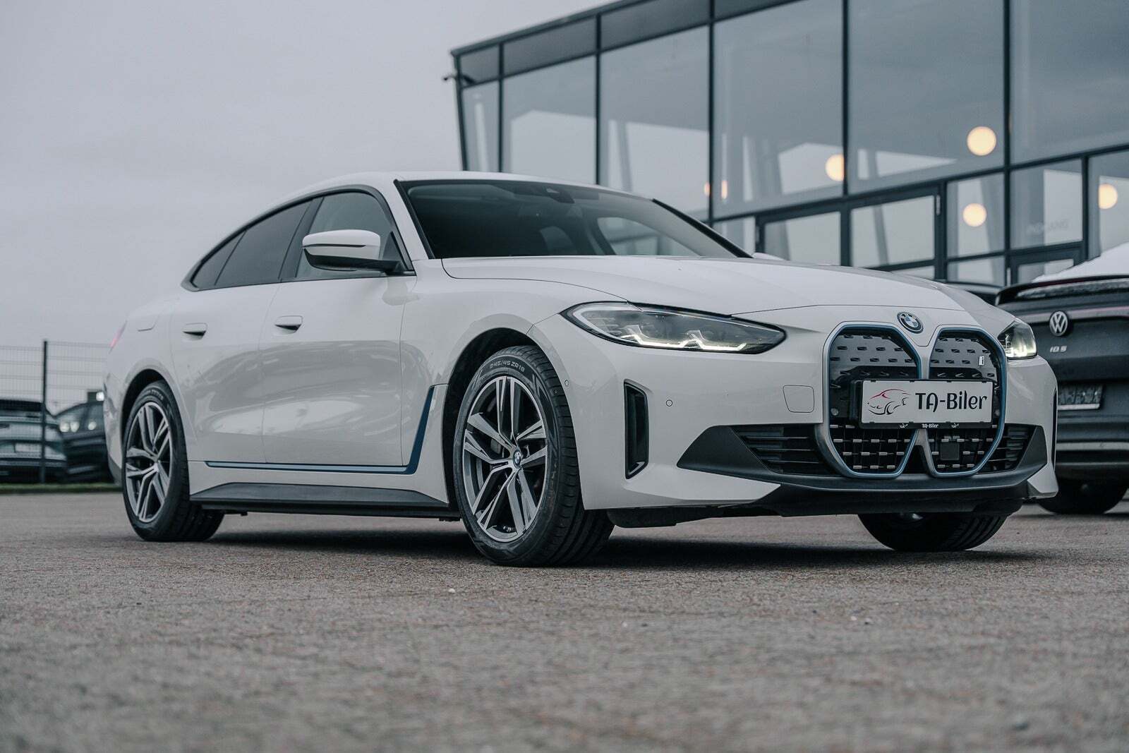 BMW i4 eDrive40 Charged