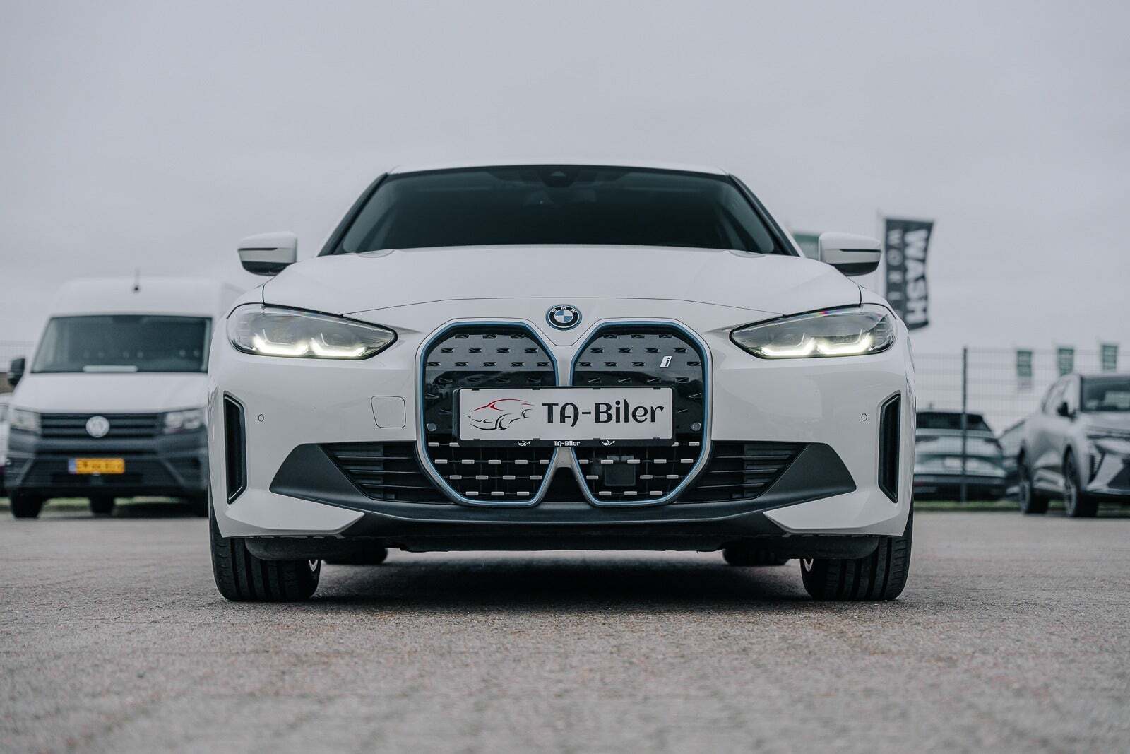 BMW i4 eDrive40 Charged