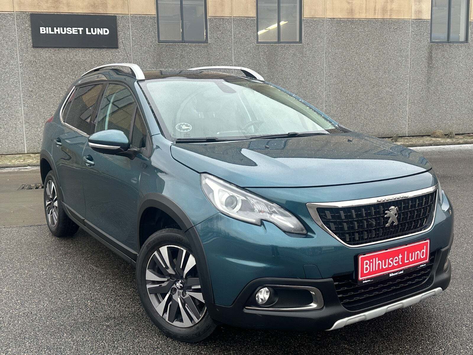 Peugeot 2008 1,2 PureTech 130 Allure Sky