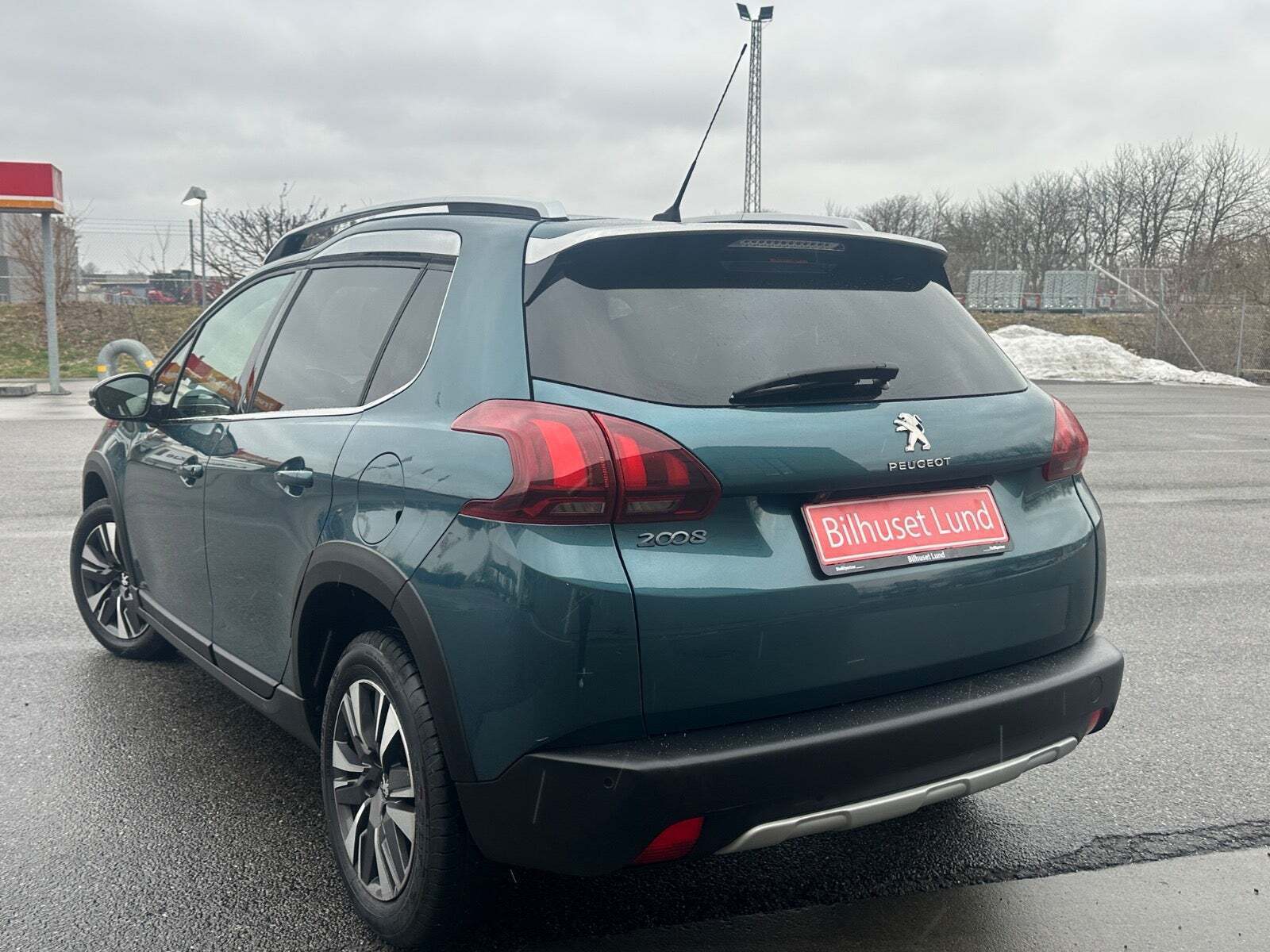 Peugeot 2008 1,2 PureTech 130 Allure Sky