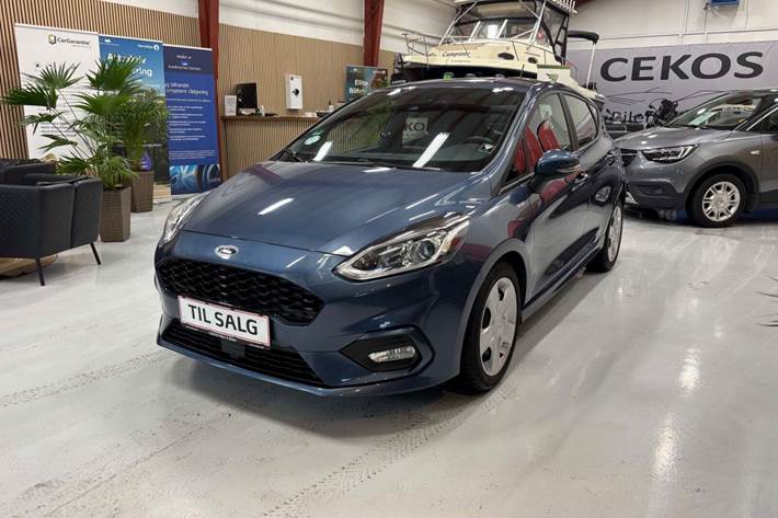 Blå Ford Fiesta fra 2020