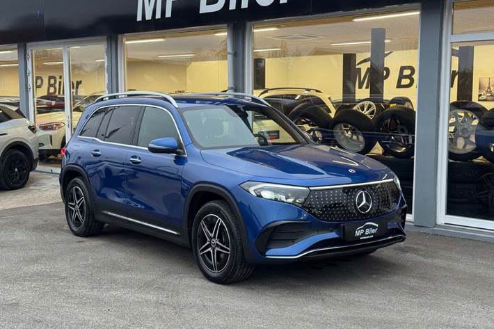 Blå Mercedes EQB300 fra 2024