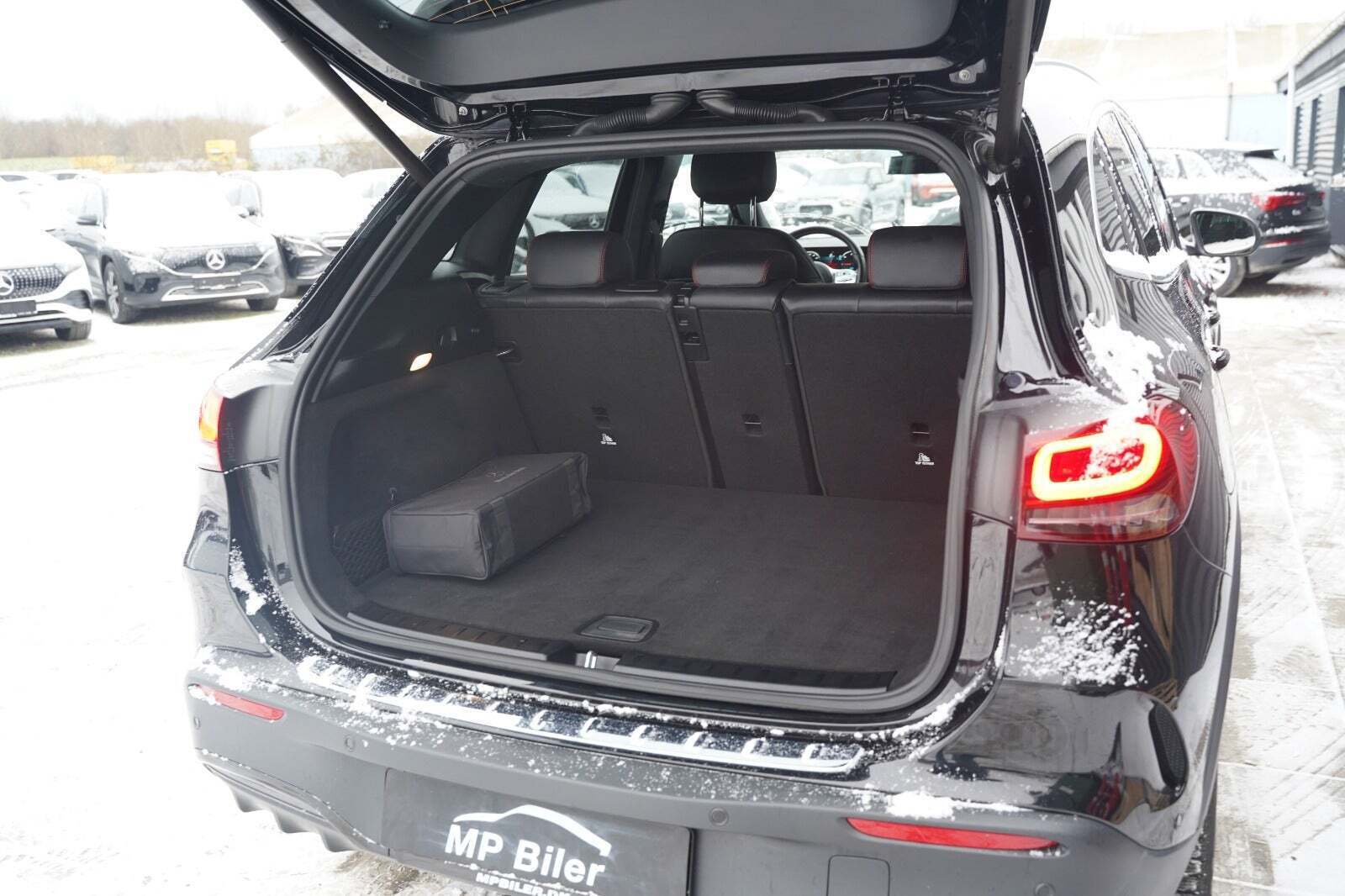 Sort Mercedes EQA300 fra 2022