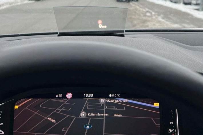 Sølv VW Passat fra 2021