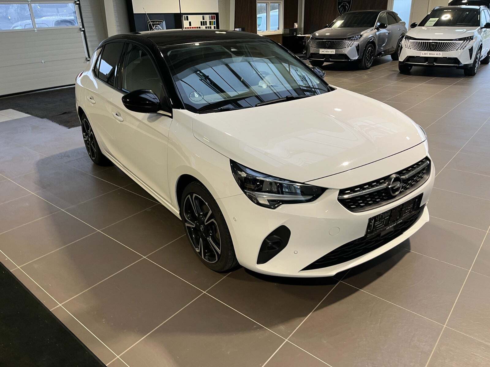 Hvid Opel Corsa fra 2020