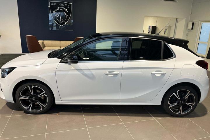 Hvid Opel Corsa fra 2020