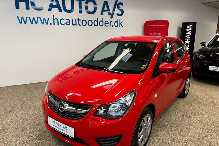 Rød Opel Karl fra 2018 set udefra
