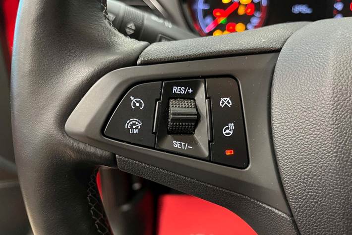 Rød Opel Karl fra 2018