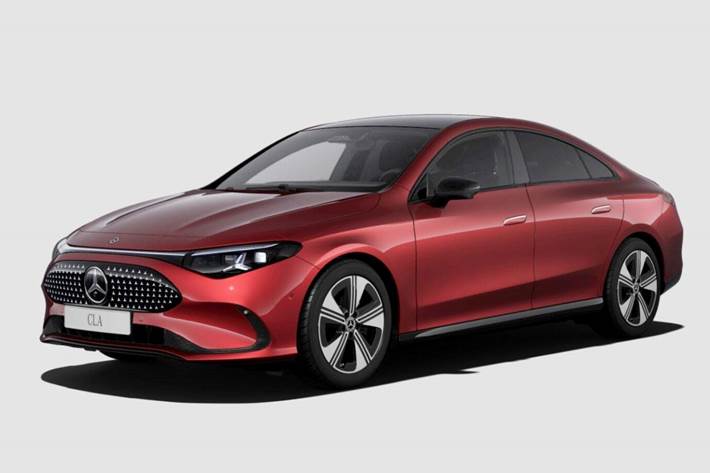 Rød Mercedes CLA250+ fra 2025 set udefra