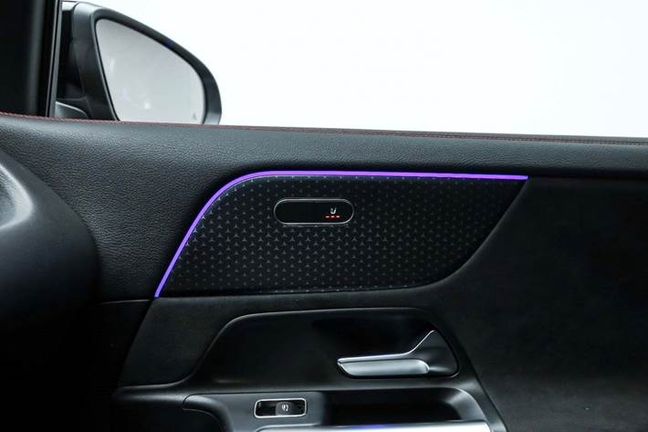 Grå Mercedes EQA250+ fra 2025