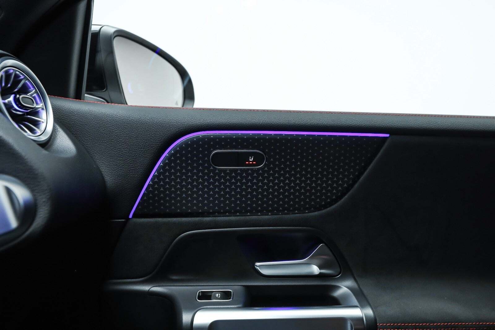 Sort Mercedes EQB250+ fra 2026