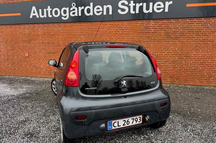 undefined Peugeot 107 fra 2010