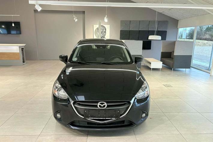 Sort Mazda 2 fra 2015