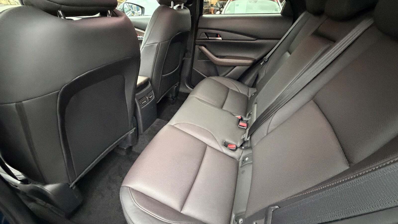 Blå Mazda CX-30 fra 2021