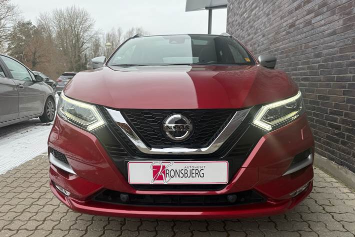 Rød Nissan Qashqai fra 2019